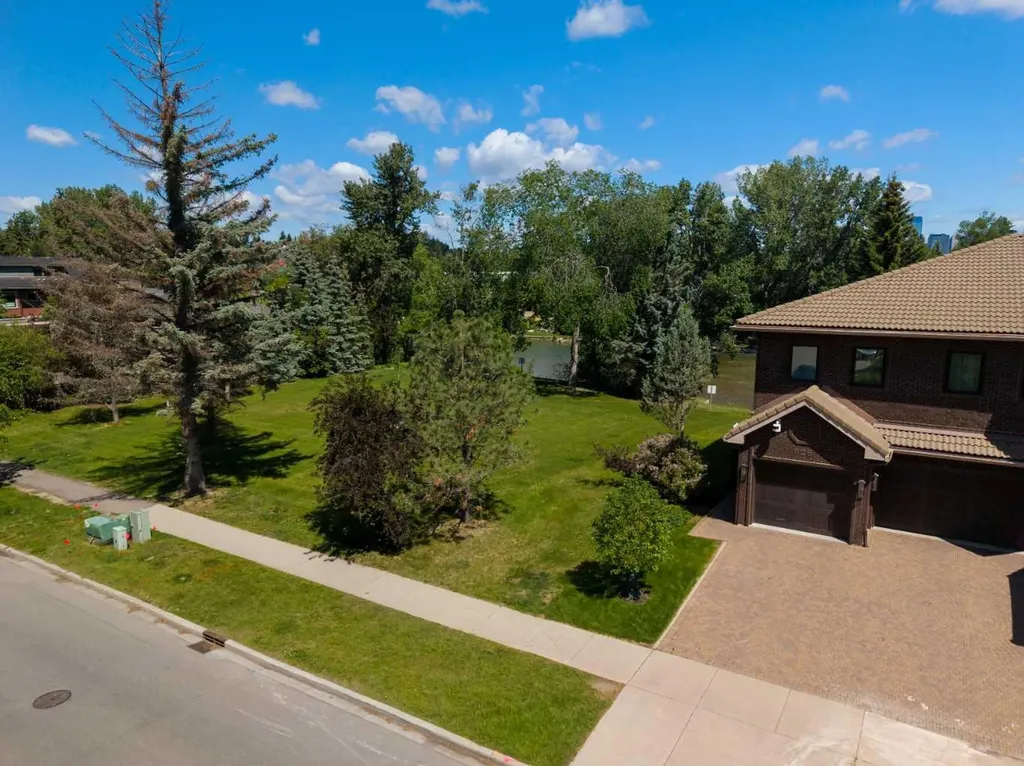 640 Riverdale Avenue SW Calgary AB T2S 0Y3