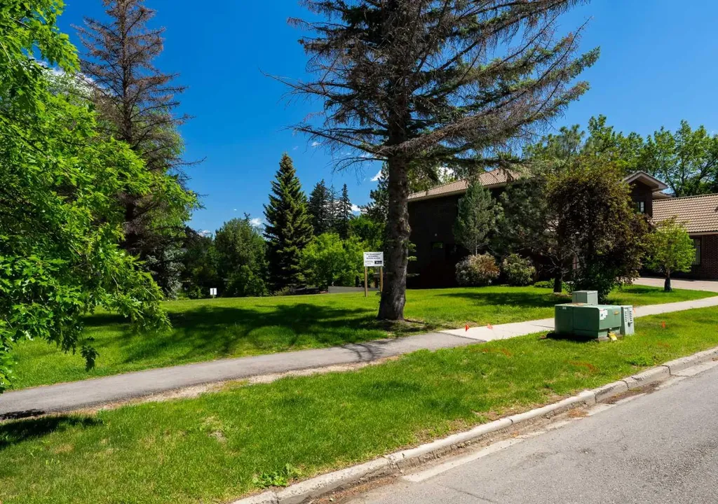 640 Riverdale Avenue SW Calgary AB T2S 0Y3