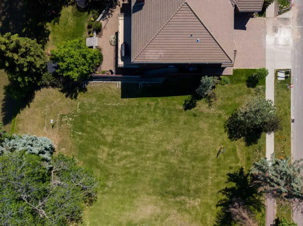 640 Riverdale Avenue SW Calgary AB T2S 0Y3