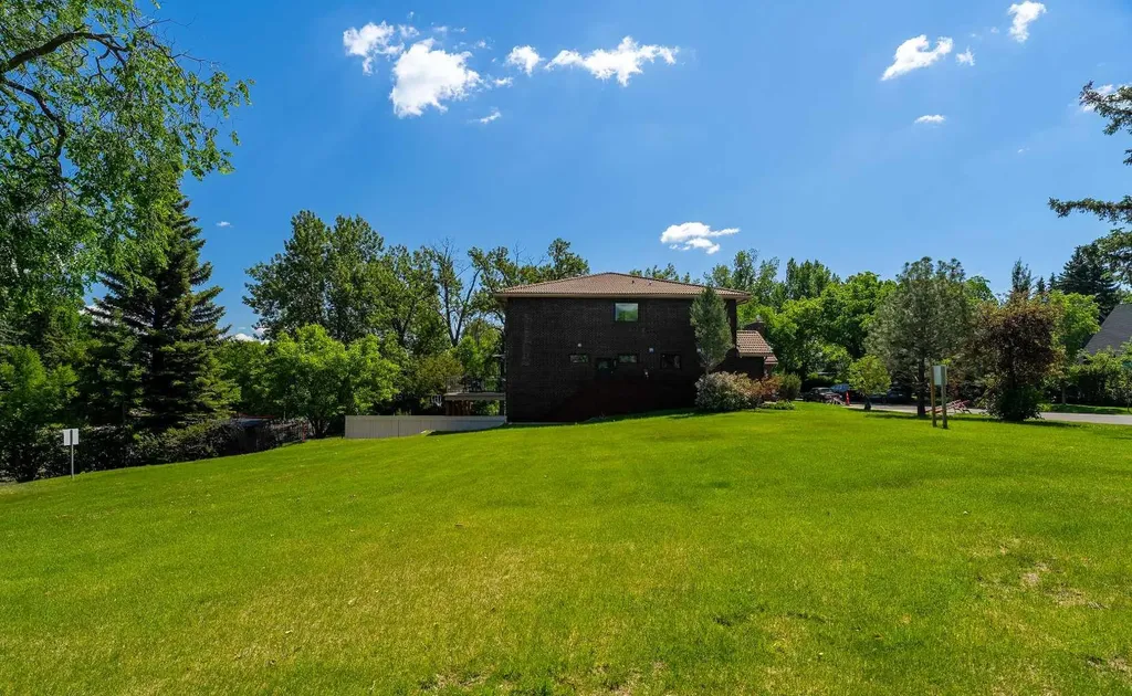 640 Riverdale Avenue SW Calgary AB T2S 0Y3