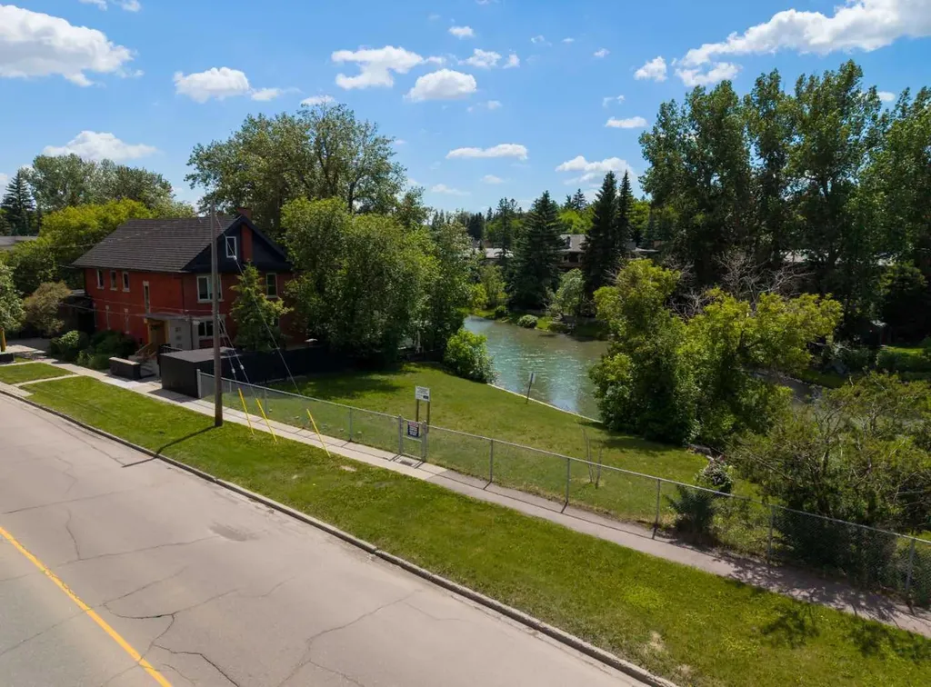 715 Sifton Boulevard SW Calgary AB T2T2K8