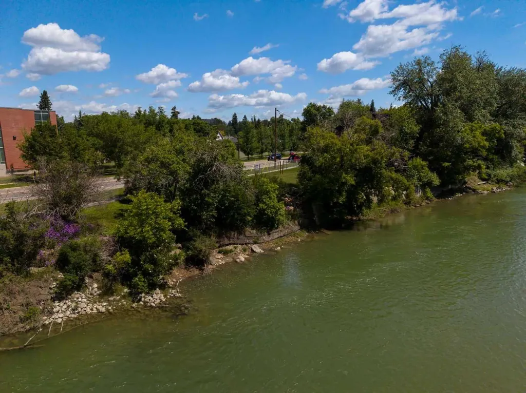 715 Sifton Boulevard SW Calgary AB T2T2K8