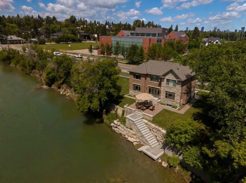 715 Sifton Boulevard SW Calgary AB T2T2K8