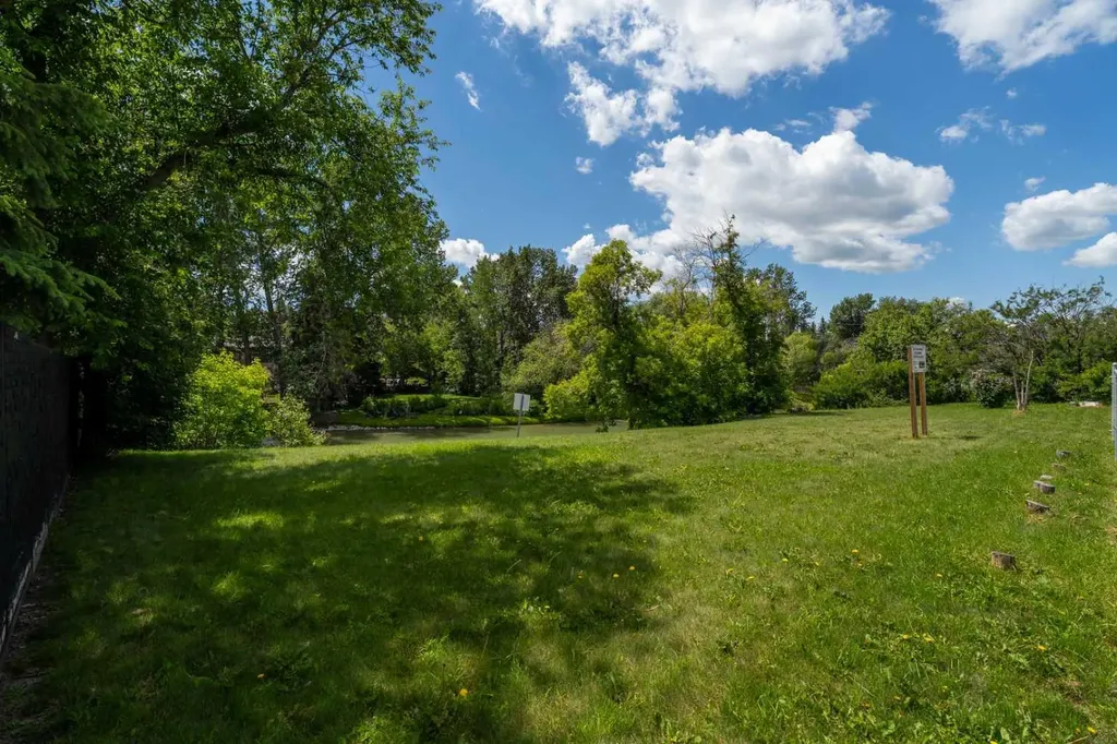 715 Sifton Boulevard SW Calgary AB T2T2K8