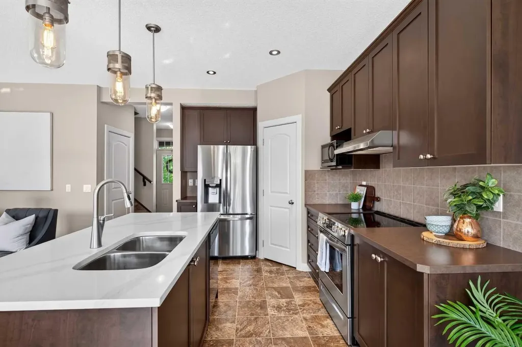 2457 Ravenswood View SE Airdrie AB T4A 0J9