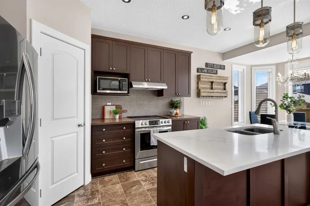 2457 Ravenswood View SE Airdrie AB T4A 0J9