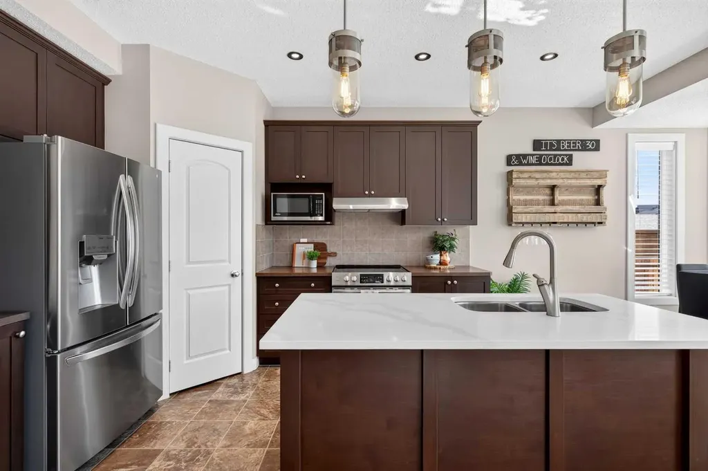 2457 Ravenswood View SE Airdrie AB T4A 0J9