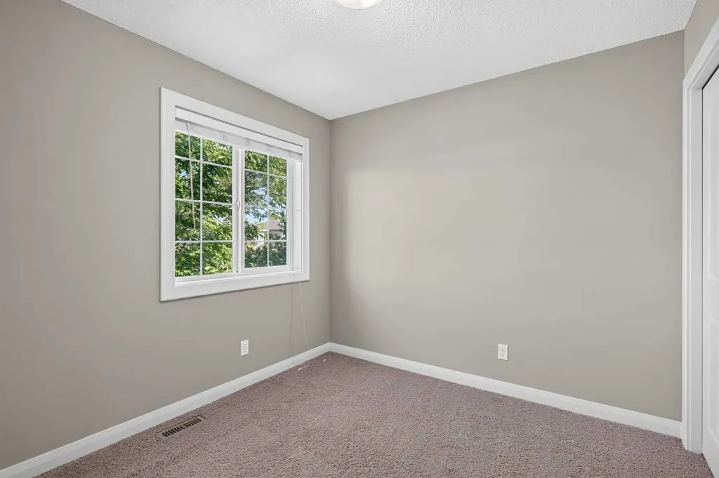2457 Ravenswood View SE Airdrie AB T4A 0J9