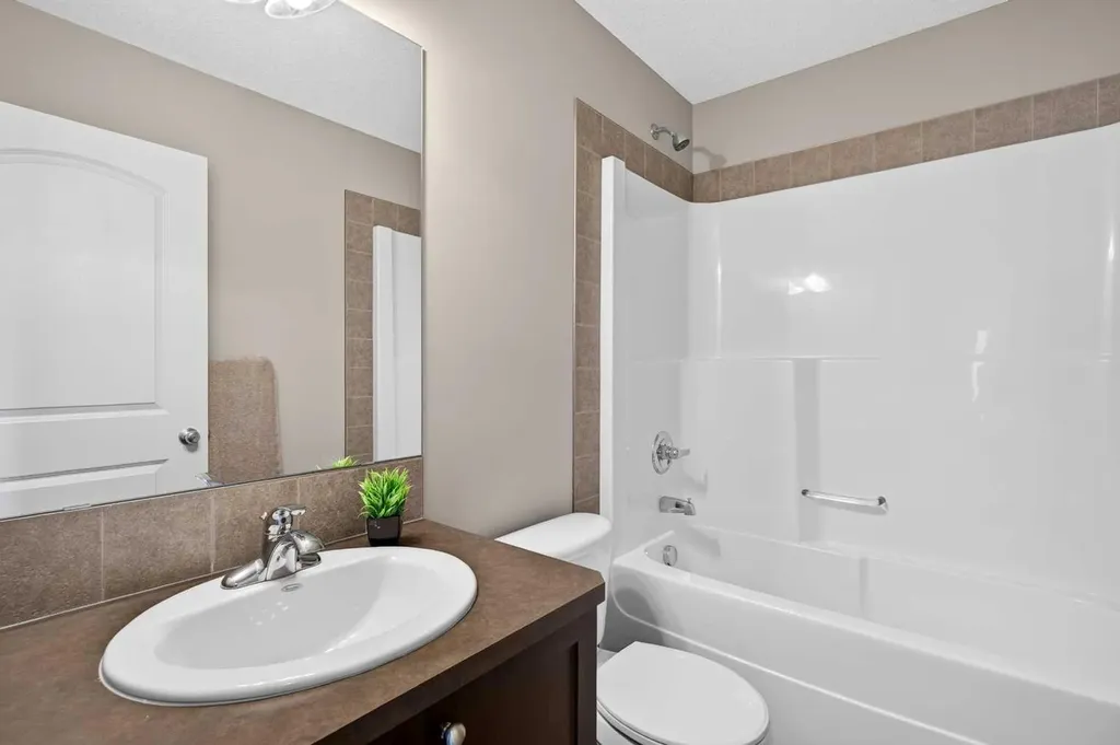 2457 Ravenswood View SE Airdrie AB T4A 0J9