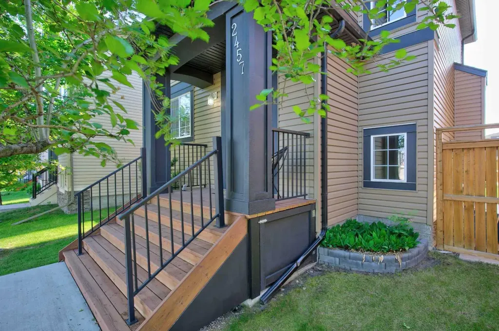 2457 Ravenswood View SE Airdrie AB T4A 0J9