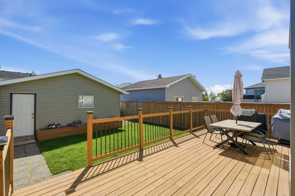 316 Harvest Rose Circle NE Calgary AB T3K 4P5