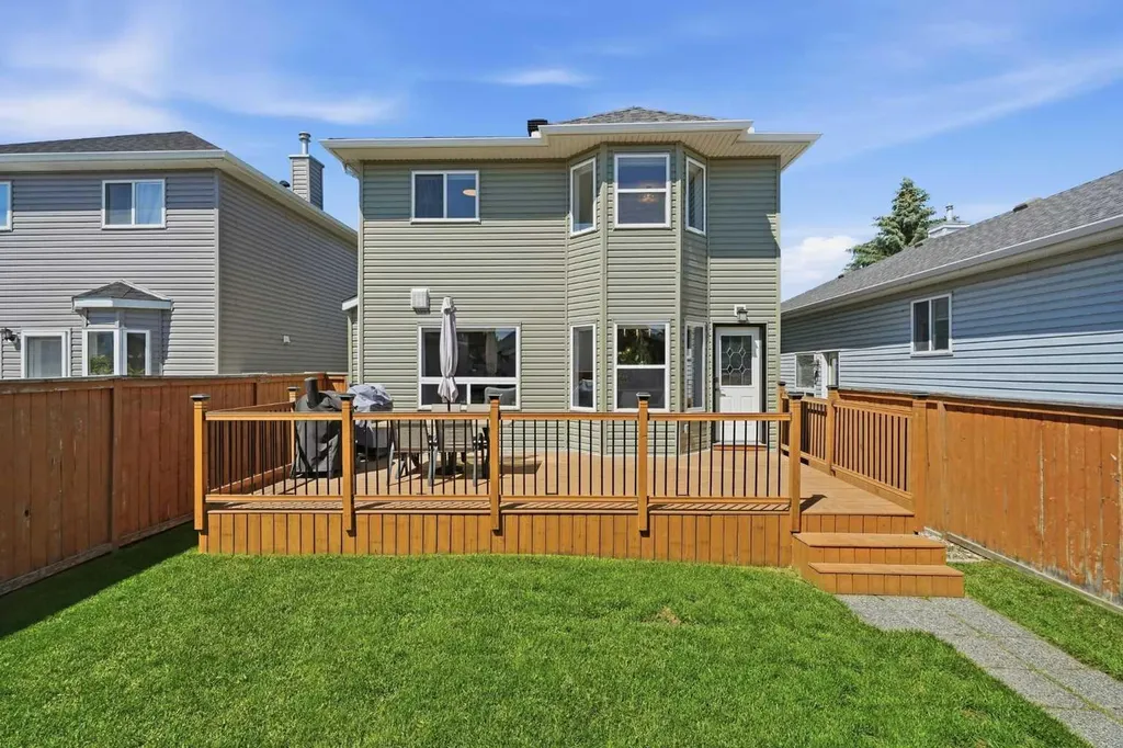 316 Harvest Rose Circle NE Calgary AB T3K 4P5
