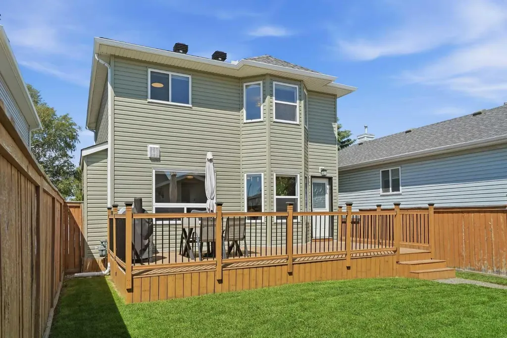 316 Harvest Rose Circle NE Calgary AB T3K 4P5