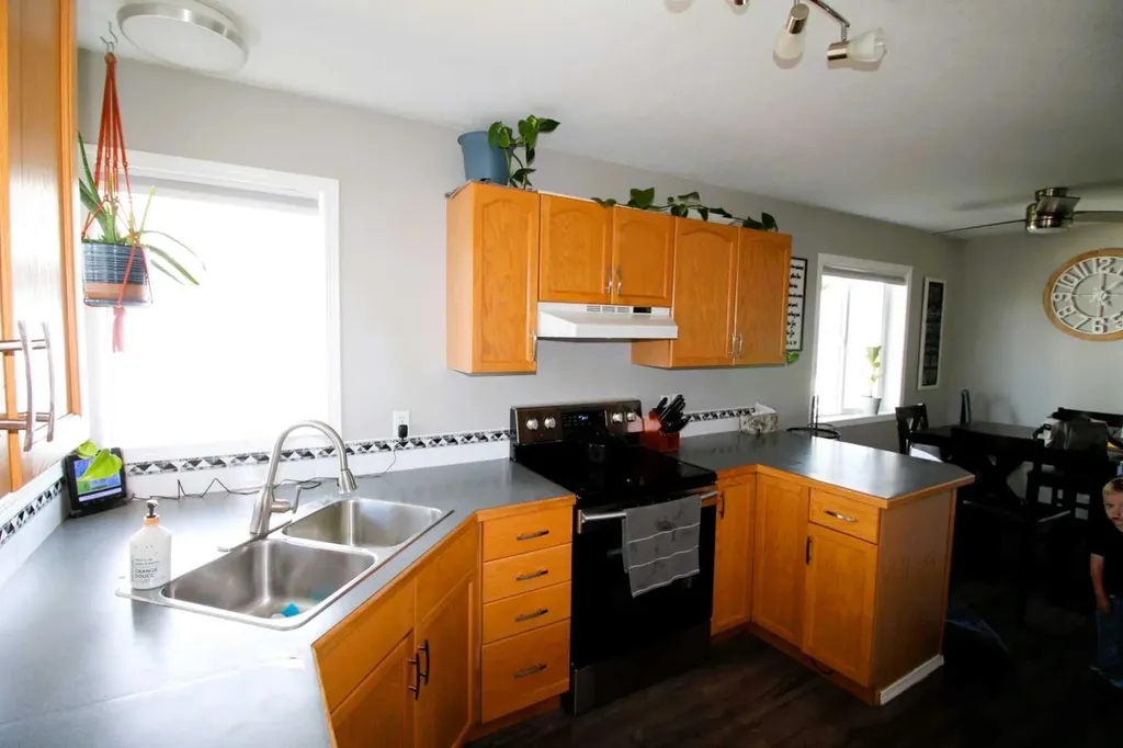 1110 25 Avenue Coaldale AB T1M 1N4