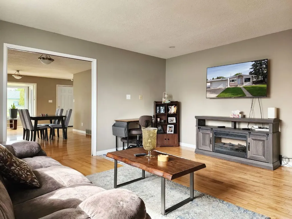 318 53rd Avenue E Claresholm AB T0L 0T0