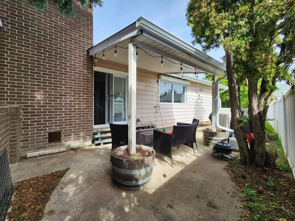 318 53rd Avenue E Claresholm AB T0L 0T0