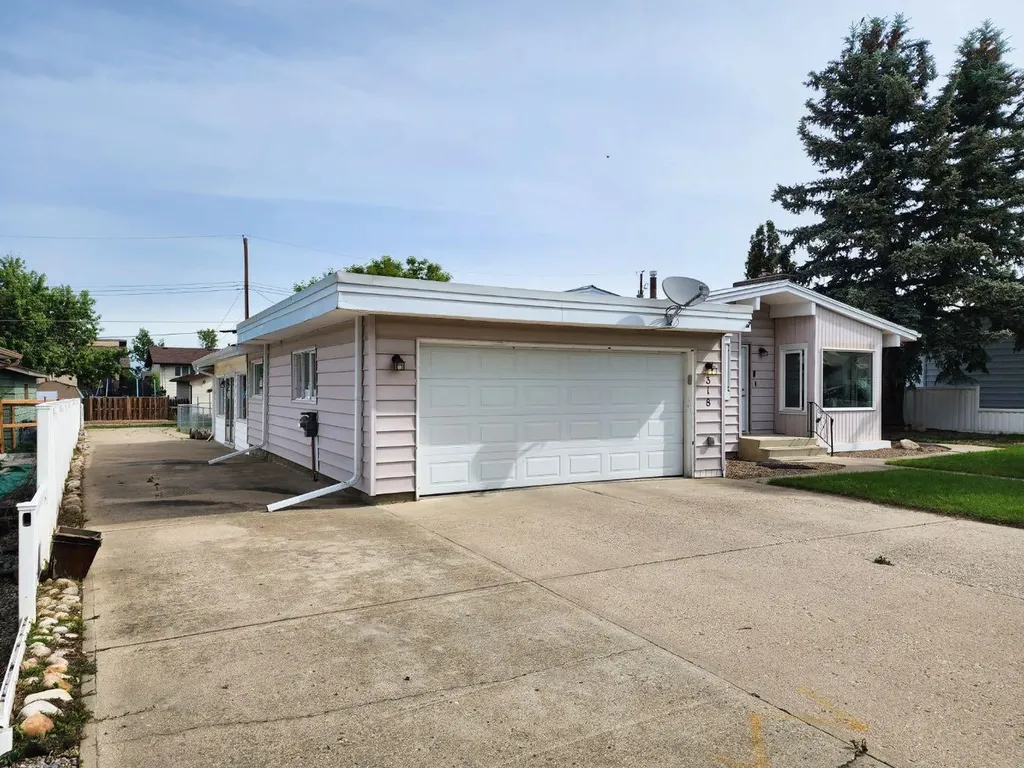 318 53rd Avenue E Claresholm AB T0L 0T0
