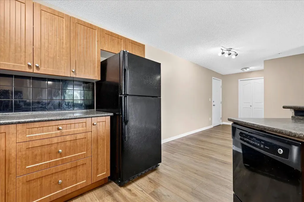 60 Panatella Street NW Calgary AB T3K 0M1