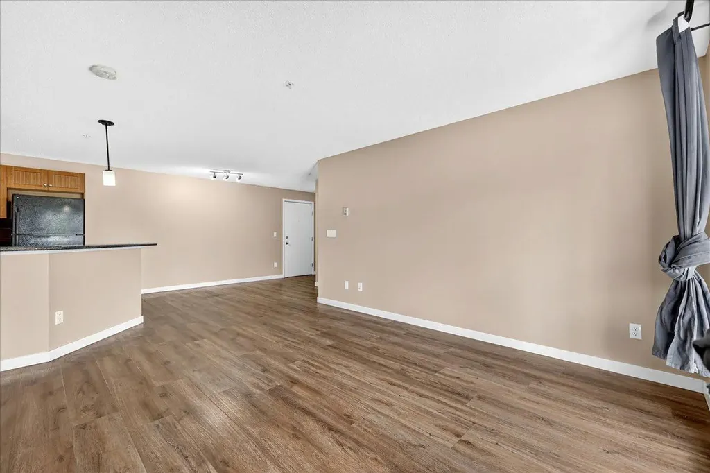 60 Panatella Street NW Calgary AB T3K 0M1