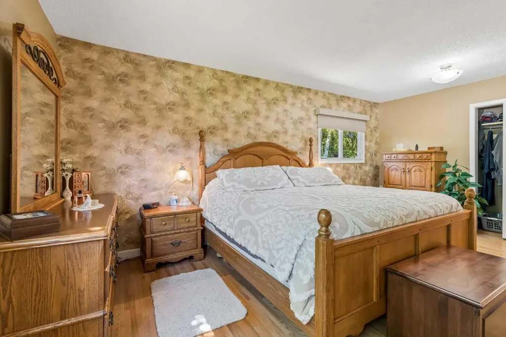 9403 Abbott Place SE Calgary AB t2j0z7