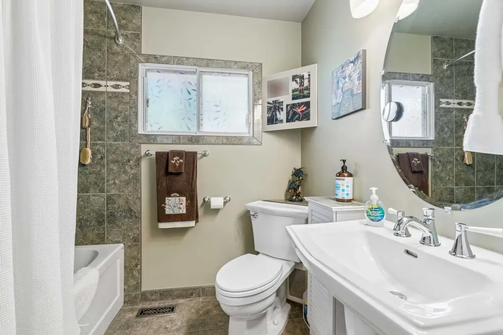 9403 Abbott Place SE Calgary AB t2j0z7