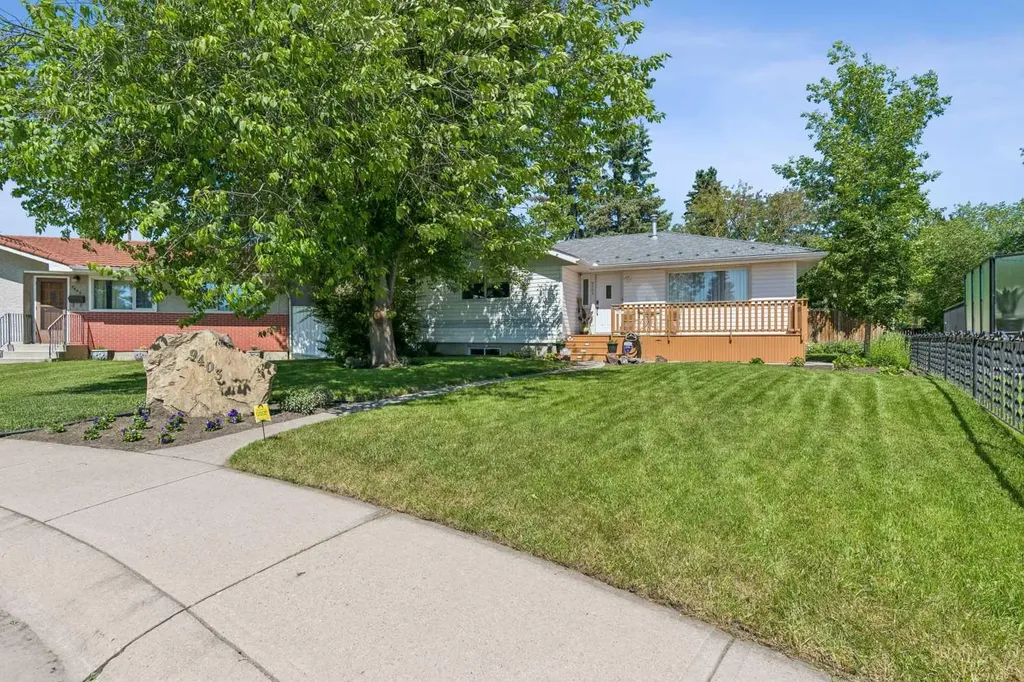 9403 Abbott Place SE Calgary AB t2j0z7