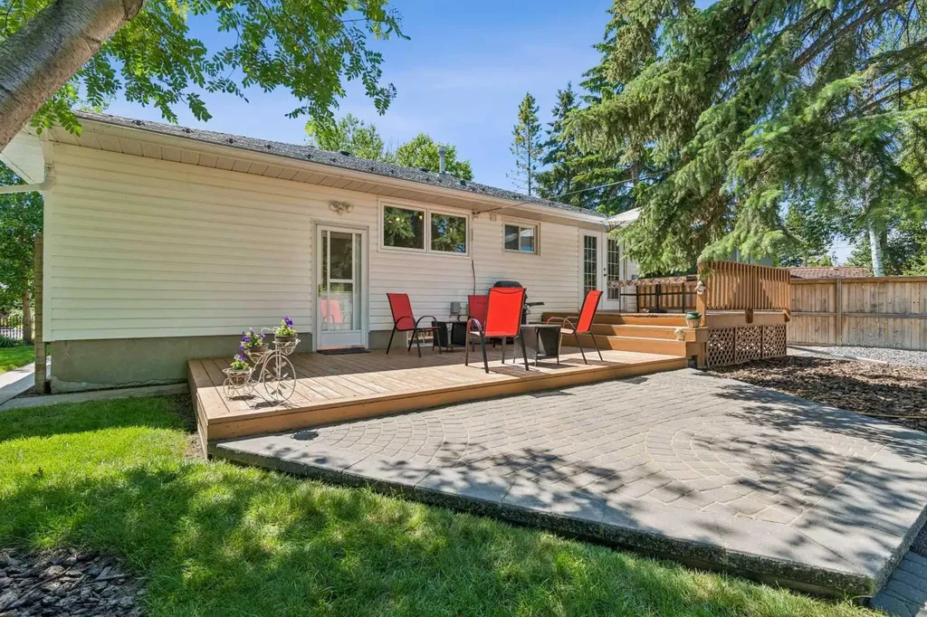 9403 Abbott Place SE Calgary AB t2j0z7