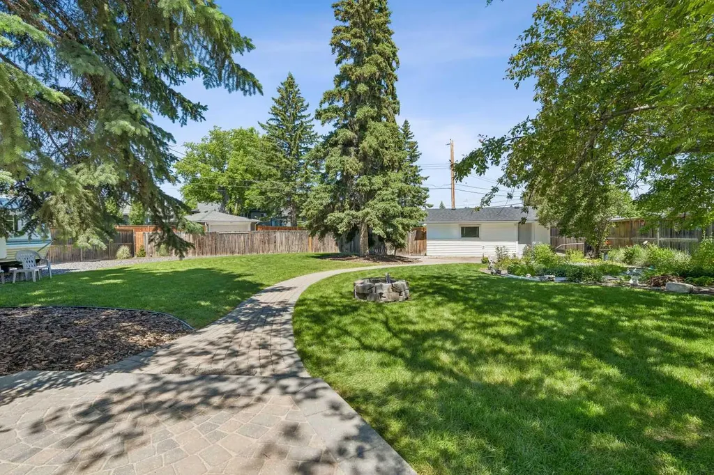 9403 Abbott Place SE Calgary AB t2j0z7