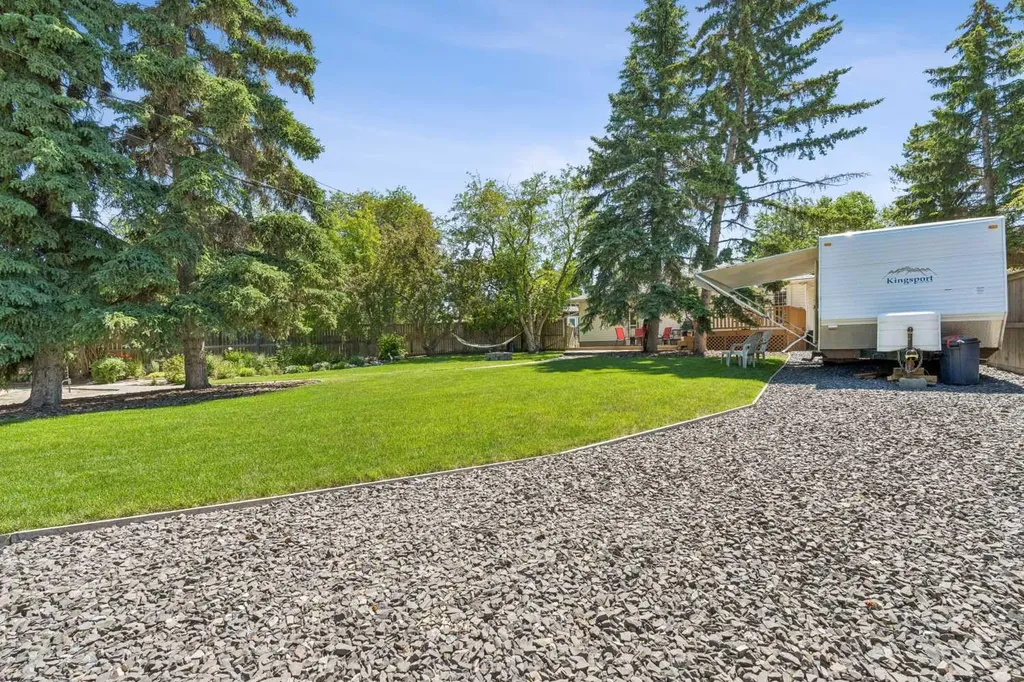 9403 Abbott Place SE Calgary AB t2j0z7