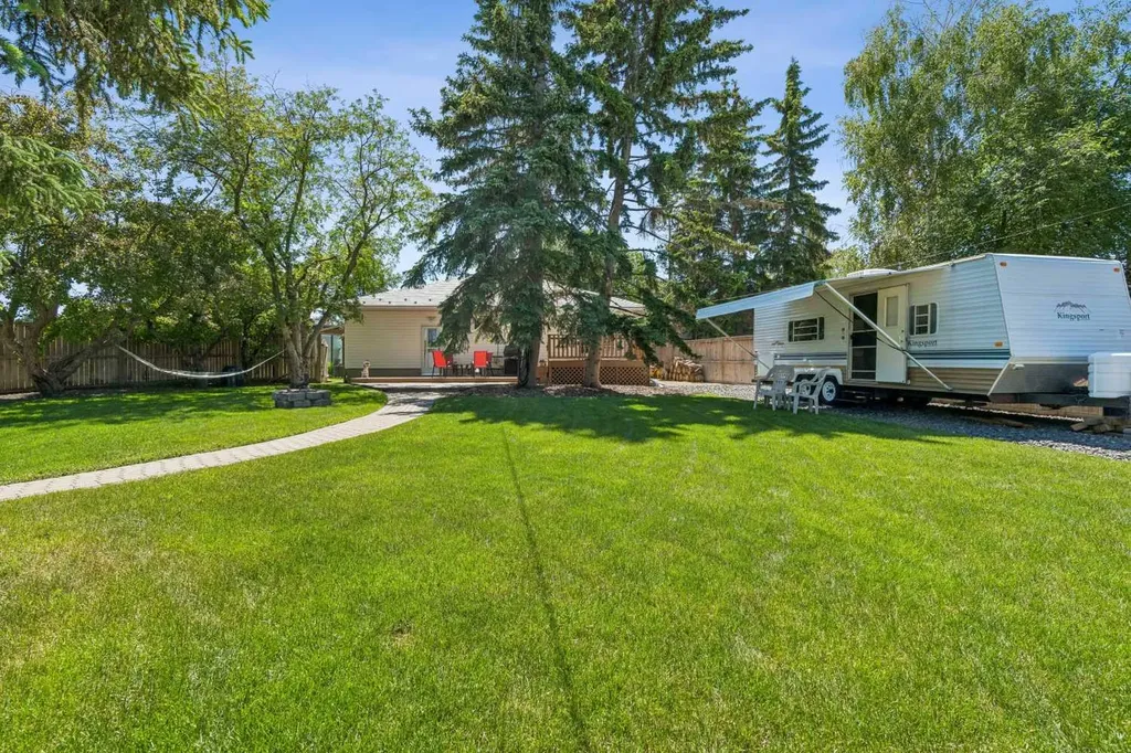 9403 Abbott Place SE Calgary AB t2j0z7