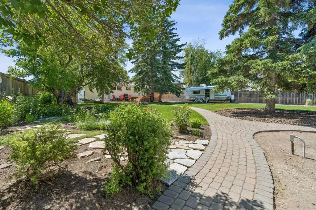 9403 Abbott Place SE Calgary AB t2j0z7