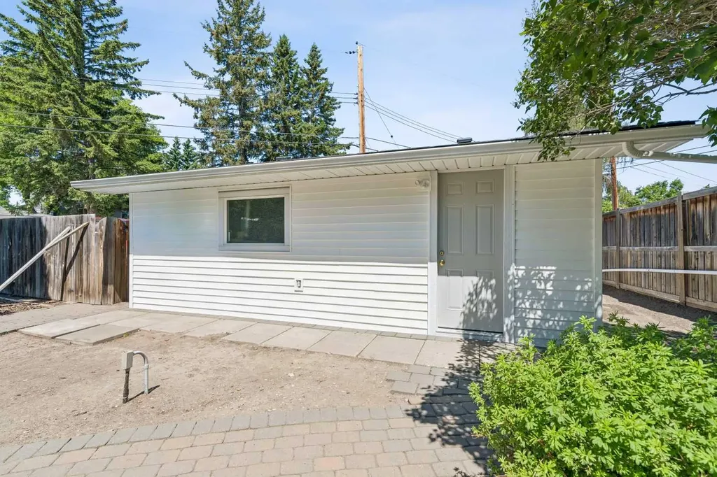 9403 Abbott Place SE Calgary AB t2j0z7