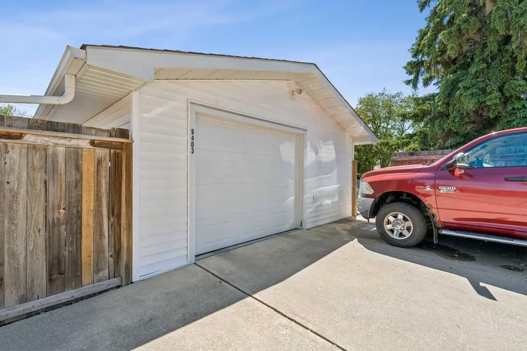 9403 Abbott Place SE Calgary AB t2j0z7