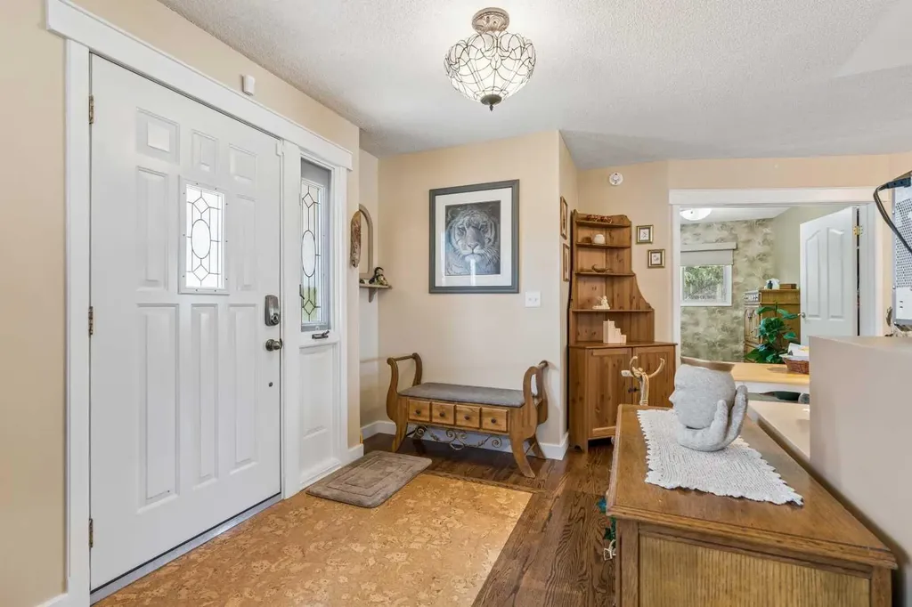 9403 Abbott Place SE Calgary AB t2j0z7