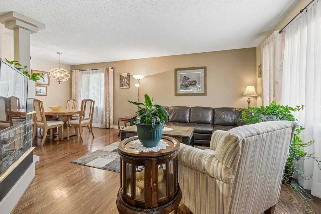 9403 Abbott Place SE Calgary AB t2j0z7