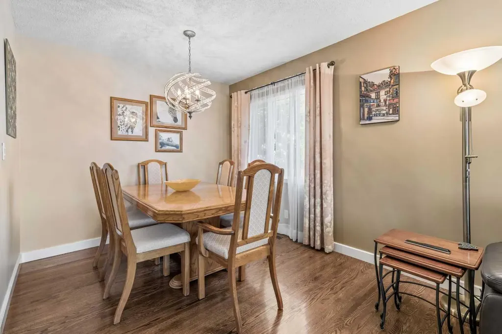 9403 Abbott Place SE Calgary AB t2j0z7