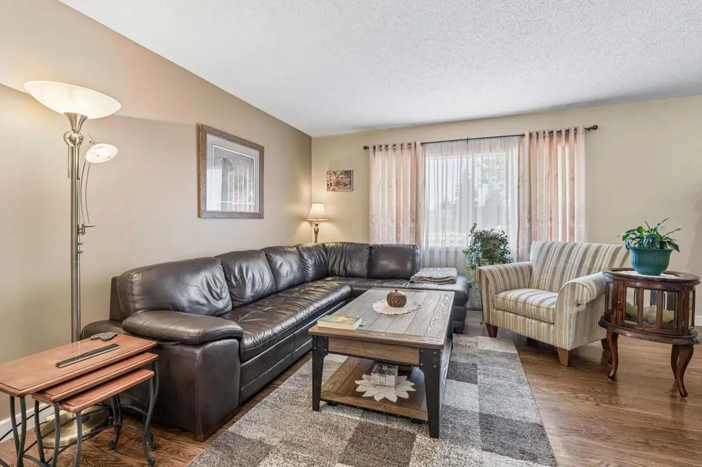 9403 Abbott Place SE Calgary AB t2j0z7