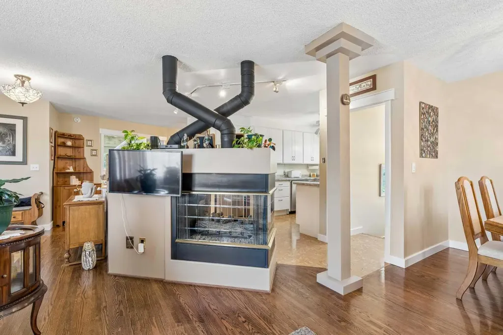 9403 Abbott Place SE Calgary AB t2j0z7