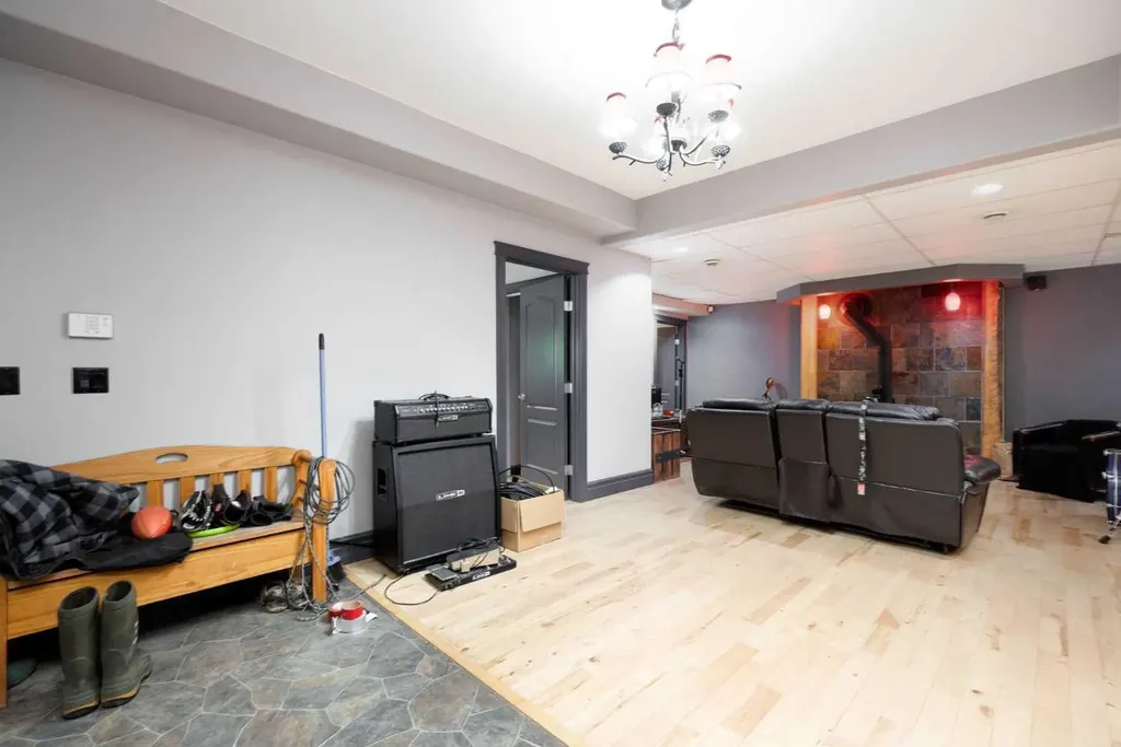 5627 Draper Road Fort Mcmurray AB T9H0K7