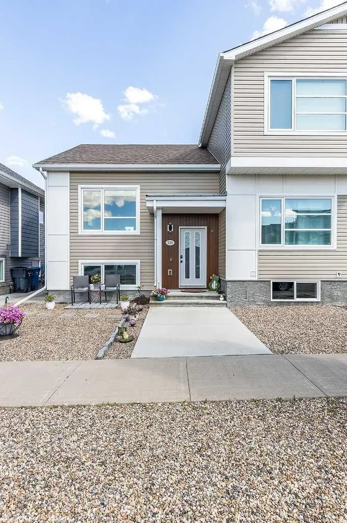 111 Somerside Road SE Medicine Hat AB T1B 0N4