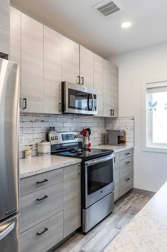 111 Somerside Road SE Medicine Hat AB T1B 0N4