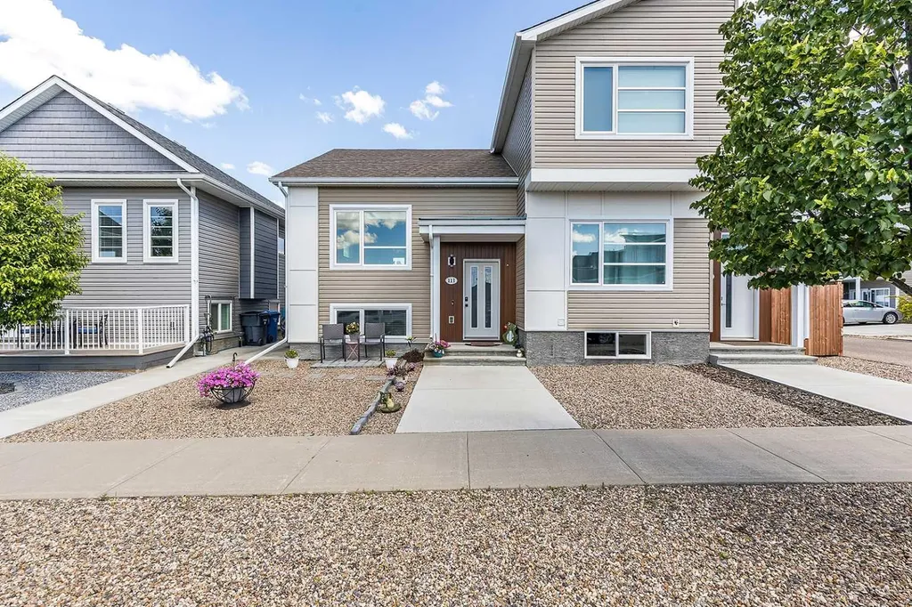 111 Somerside Road SE Medicine Hat AB T1B 0N4