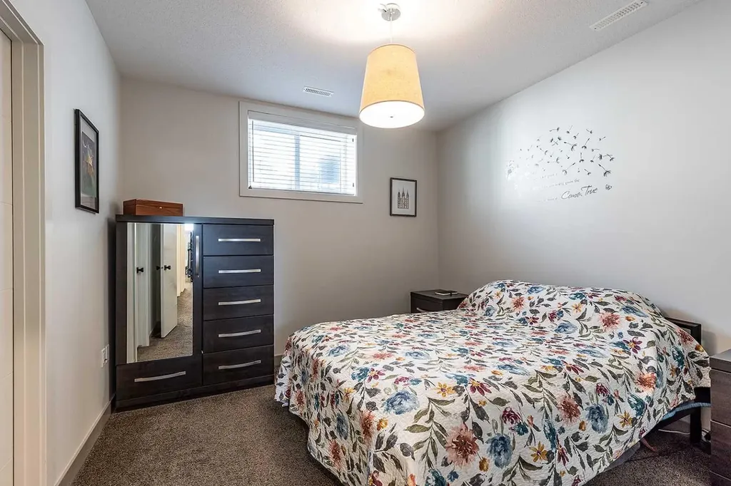 111 Somerside Road SE Medicine Hat AB T1B 0N4