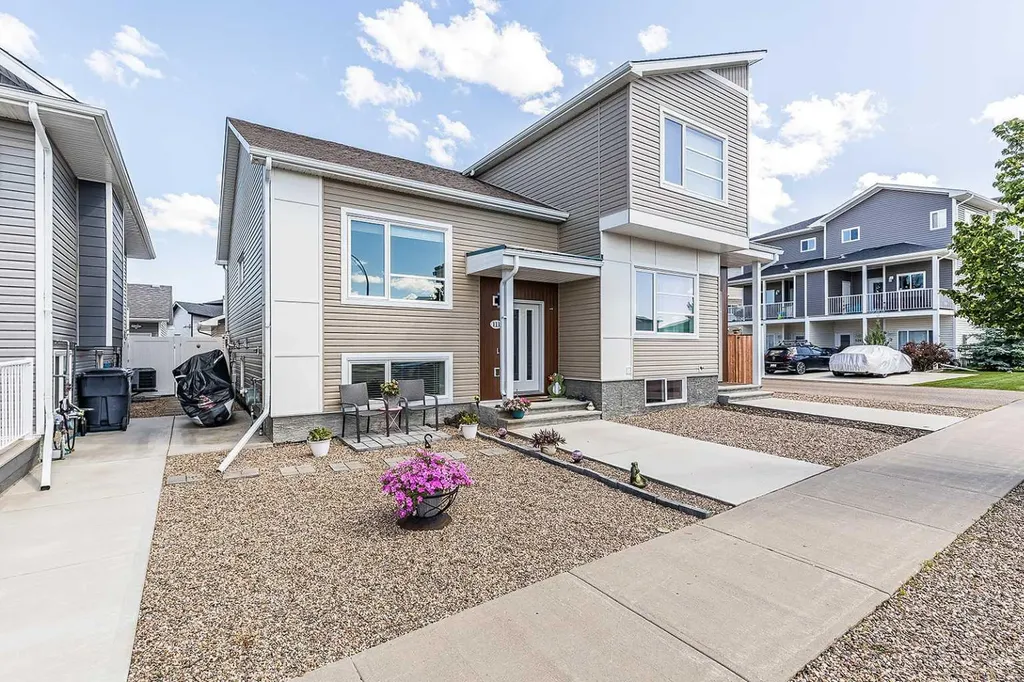 111 Somerside Road SE Medicine Hat AB T1B 0N4