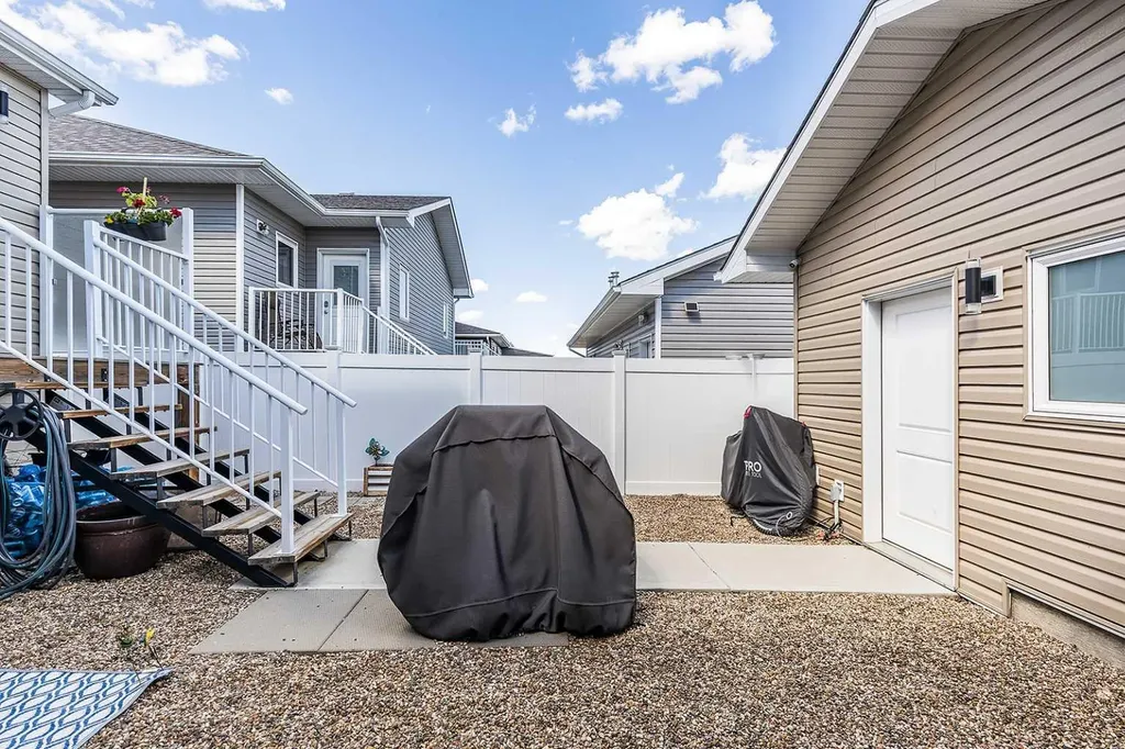 111 Somerside Road SE Medicine Hat AB T1B 0N4