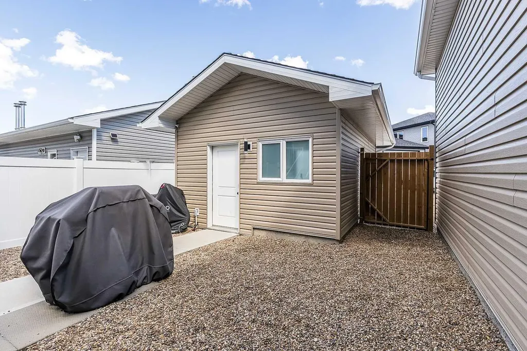 111 Somerside Road SE Medicine Hat AB T1B 0N4