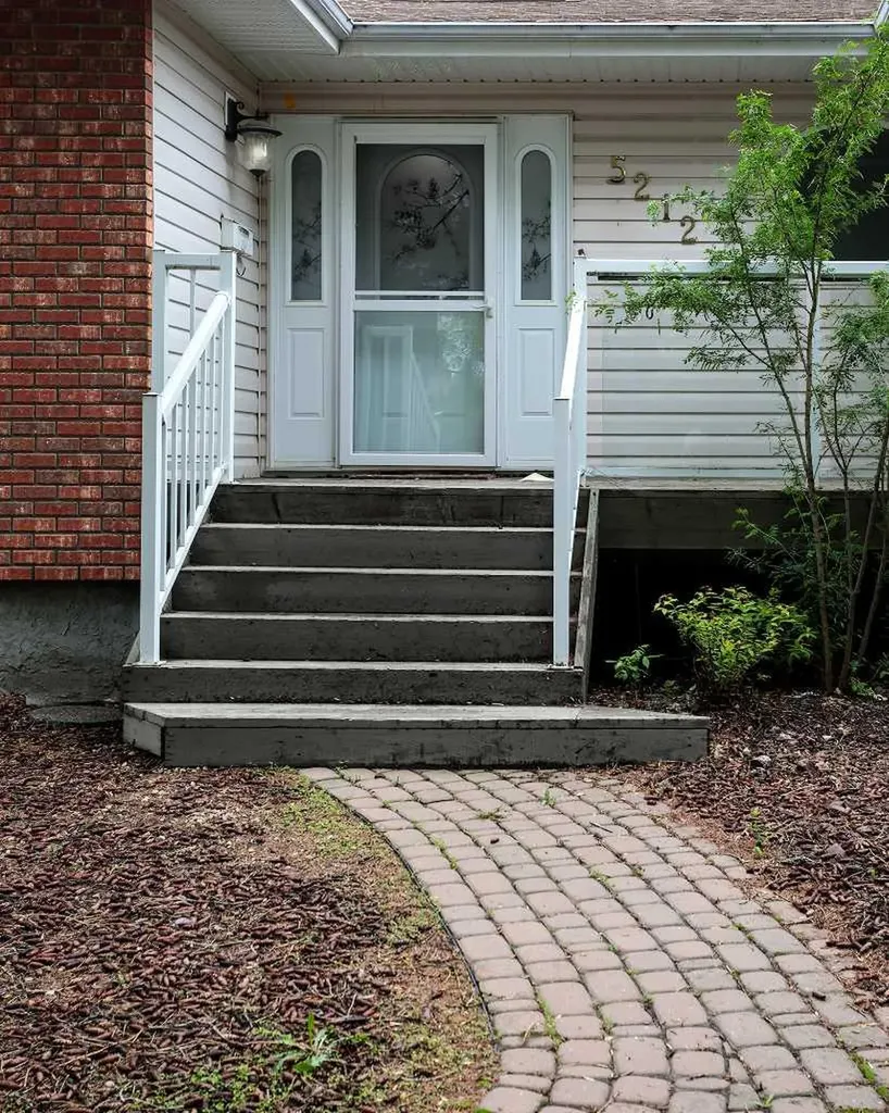 5212 43 Avenue Camrose AB T4V 0A2