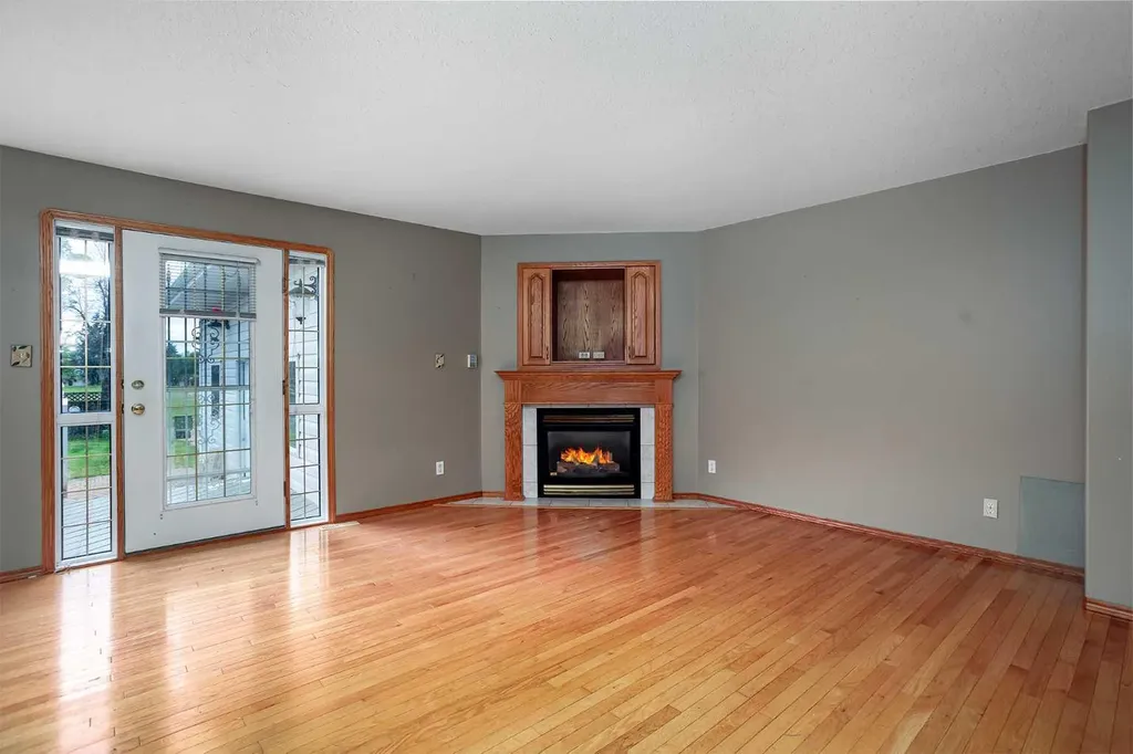 5212 43 Avenue Camrose AB T4V 0A2