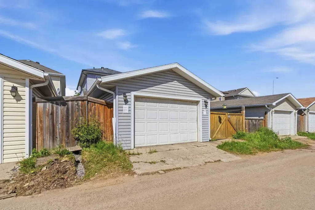 209 Grouse Way Fort Mcmurray AB T9K 0L9