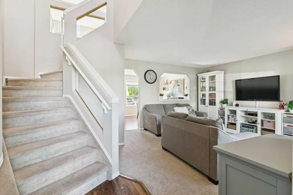 114 Bridlewood Close Calgary AB T2Y 3N4